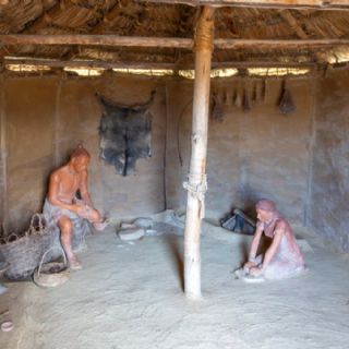 Los roles de género durante el neolítico del hombre cazador y mujer recolectora no eran tan rígidos