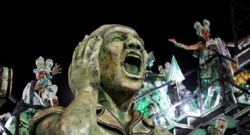 La samba y la literatura brasileña femenina se fusionan en el carnaval de Río de Janeiro