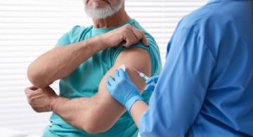 Tras haberse negado, la FDA accede a evaluar la nueva vacuna de Moderna contra la influenza