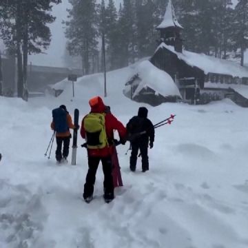 Hallan cuerpos de esquiadores que murieron tras avalancha en California