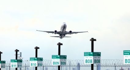 Suspenden vuelos durante varias horas en el aeropuerto de Newark por emergencia en un avión