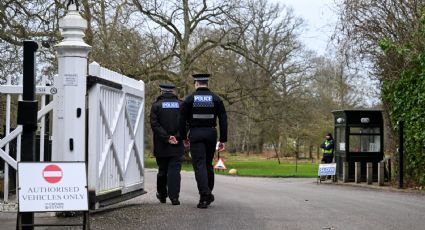 Policía británica catea la residencia del expríncipe Andrés tras haber sido detenido durante más de 10 horas