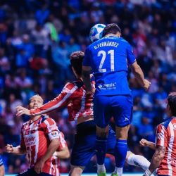 ¡El partido del torneo! Cruz Azul 'le pone cabeza' y le quita el invicto a las Chivas