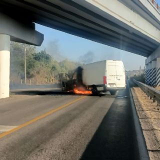 Suman 32 municipios de Michoacán con bloqueos carreteros tras operativo contra “El Mencho”