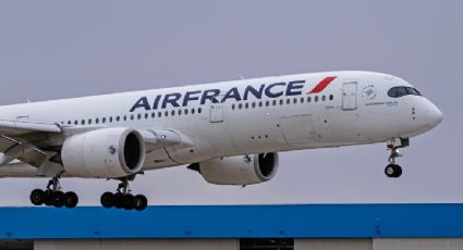 Aterriza avión de Air France a minutos de su despegue por incendio en un motor