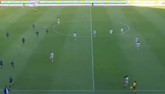 Jugadoras de Necaxa y Gallos abandonan corriendo la cancha tras detonaciones afuera del Estadio Victoria de Aguascalientes