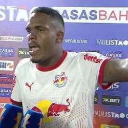 Futbolista del Bragantino causa polémica por declaración sexista contra una árbitra: "Ante Sao Paulo y una mujer dirige un partido de este tamaño, no tiene la capacidad"