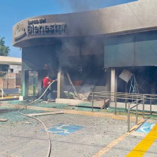 Ataques al Banco del Bienestar: CJNG balea e incendia 22 sucursales en Michoacán