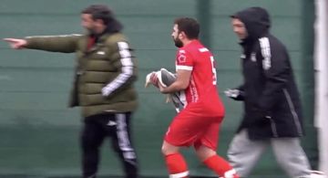 Gaviota cae fulminada tras recibir un balonazo por el despeje de un portero: un jugador le da reanimación cardiopulmonar y le salva la vida