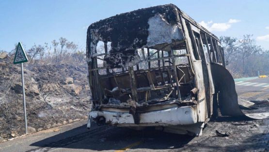 Prevalece el caos con bloqueos viales en Aguililla, tierra natal de "El Mencho"