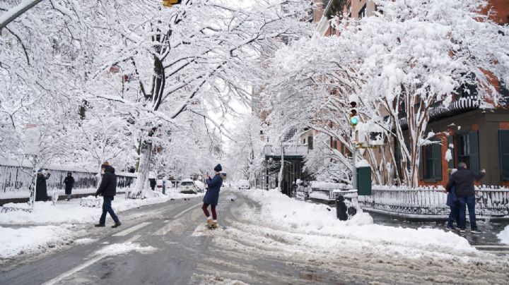 "Ciclón bomba" paraliza Nueva York y afecta una amplia franja del noreste de Estados Unidos