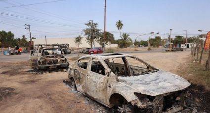 Continúan cierres viales y el retiro de vehículos calcinados en Michoacán y Jalisco tras los actos de violencia por la caída de "El Mencho"