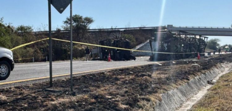 Reportan retrasos de casi cuatro horas en la carretera de Lagos de Moreno a Zapotlanejo