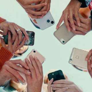 Grecia también planea prohibir las redes sociales a todos los menores de 15 años