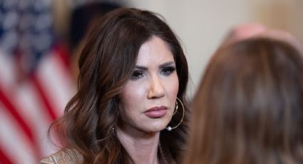 Reportan que Kristi Noem está devastada tras las filtraciones sobre su esposo vestido de mujer y pide privacidad
