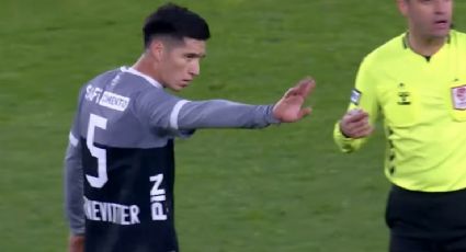 ¡Como en el llano! Futbolista se niega a salir de cambio y exhibe a su técnico en pleno partido... lo sacan al medio tiempo