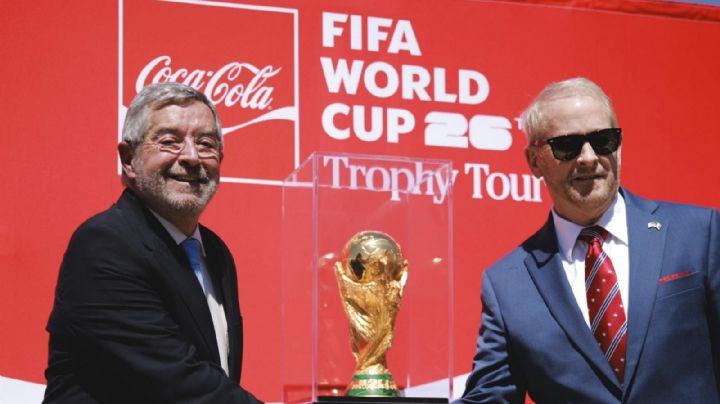 “Todos los turistas que visiten México llegan a un país seguro y tranquilo”, dice De la Fuente al recibir trofeo de la FIFA
