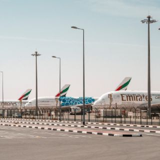 Caos en aeropuertos: suspenden vuelos en todo Medio Oriente tras ataques contra Irán