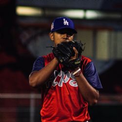 "Mamá, cerré con los Tigres de Detroit”: lanzador mexicano de 16 años revela entre lágrimas que firmará como prospecto de Grandes Ligas