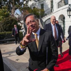 Trump acepta intervenir para restablecer la relación entre Colombia y Ecuador tras guerra comercial, asegura Petro