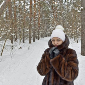 Los abrigos de piel regresan desde el clóset de la abuela o de nueva factura