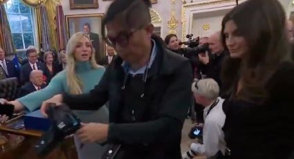 Expulsan a periodista del Despacho Oval tras preguntar a Trump sobre los archivos Epstein