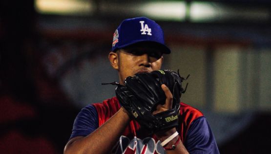 "Mamá, cerré con los Tigres de Detroit”: lanzador mexicano de 16 años revela entre lágrimas que firmará como prospecto de Grandes Ligas