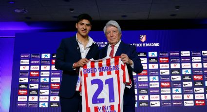 El presidente del Atlético de Madrid cambia el apellido a Raúl Jiménez y omite a Hugo Sánchez en la presentación de Obed Vargas
