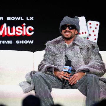 Bad Bunny provoca insólita expectativa previo al show del Super Bowl LX y lanza un grito eufórico: “
