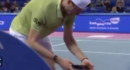 Descarado: el tenista Ugo Humbert es acusado de amaño por revisar su teléfono en pleno partido y después perder todos los puntos y el encuentro