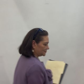 Guadalupe Taddei evita responder sobre camioneta blindada de más de 2 mdp