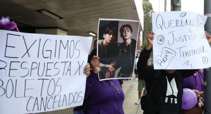 Seguidores de BTS marchan en la CDMX para exigir a Profeco investigar la venta de boletos de Ticketmaster