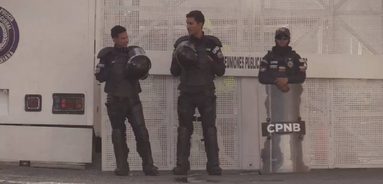 "Fue un show": familiares de presos políticos sobre visita del parlamento venezolano a cárcel