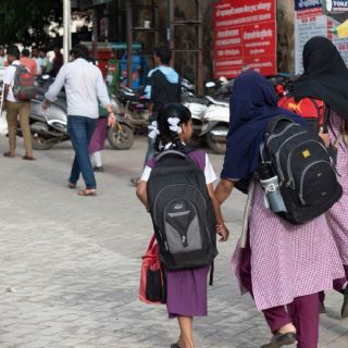 Indagan en la India una oleada de amenazas de bomba coordinadas en al menos 10 escuelas