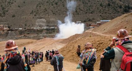 Investigan muerte de nueve mineros intoxicados por humo de ofrenda en Bolivia