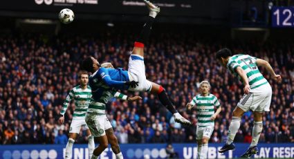 ¡En la cara del mexicano Julián Araujo! Delantero portugués del Rangers emula a Cristiano con golazo de chilena en el Clásico de Escocia
