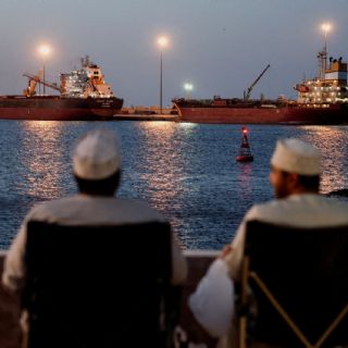 Conflicto en Irán amenaza con elevar el precio del petróleo a 150 dólares por barril: expertos