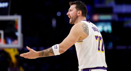 Luka Doncic, estrella de los Lakers, es multado por la NBA con 50 mil dólares tras hacer "un gesto inapropiado" al árbitro