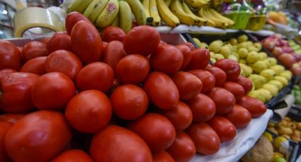 Aumenta 6.5% el precio de la canasta alimentaria en zonas urbanas de México; jitomate cuesta hasta 60% más