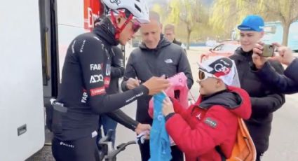 “¡Eres un grande, rómpela!”: un niño italiano se rinde al mexicano Isaac del Toro tras pedirle un autógrafo en la carrera Tirreno-Adriático