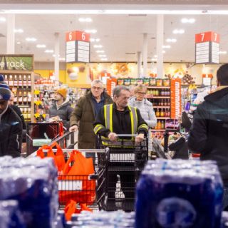 PIB de EU crece por debajo de lo previsto: llega a 0.7% en el cuarto trimestre de 2025