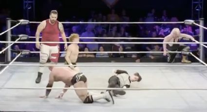 Réferi convulsiona en el ring tras recibir un golpe y sufre lesión cerebral; los luchadores siguieron la función sin ayudarlo