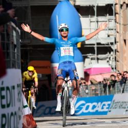 Isaac del Toro, “orgulloso” por el triunfo que le dará el título en la carrera Tirreno-Adriático: “Se lo dedico a mis compañeros”