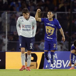¡Partidazo! Pumas le pone sangre azul y oro y rescata empate ante Cruz Azul con un futbolista menos
