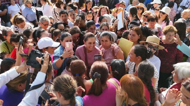 Sheinbaum sufre incidente en el ojo durante gira en Nayarit