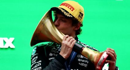 Kimi Antonelli, piloto de Mercedes de 19 años, rompe en llanto tras ganar su primera carrera en la Fórmula Uno