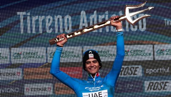 ¡‘Torito’, campeón! Isaac del Toro es el primer mexicano que conquista el ‘Tridente’ al ganar la carrera Tirreno-Adriático
