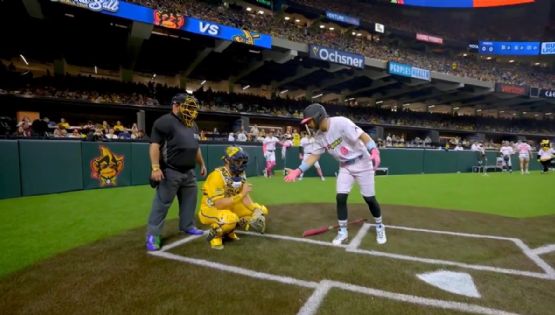 ¡Toque de humor! Los Savannah Bananas, equipo de beisbol de exhibición, hacen parodia viral del saludo fallido entre Randy Arozarena y Cal Raleigh