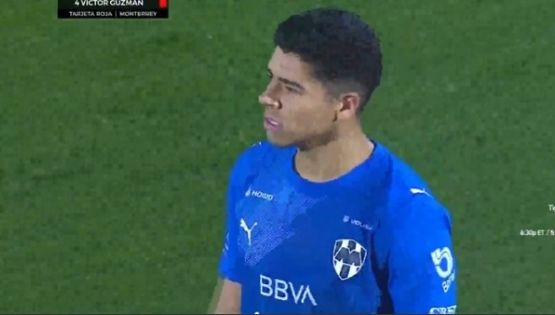 ¡"Adiós, amor"! Víctor Guzmán, defensa de Rayados, sufre expulsión y el sonido local en Juárez  lo despide a todo pulmón con éxito de Christian Nodal