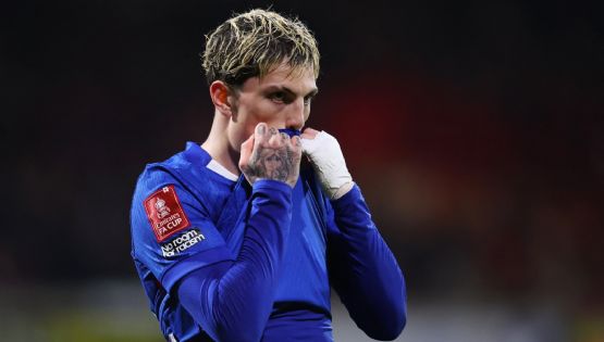 El Chelsea es multado con 14.3 millones de dólares y un veto de fichajes en la Premier League por infringir normas financieras